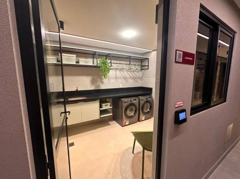 E Sala A 260m Da Apartamento *